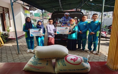PENYERAHAN DONASI KEBAKARAN PONPES DARUL MUTTAQIEN SELOPAMPANG KABUPATEN TEMANGGUNG OLEH SMK MUHAMMADIYAH BANDONGAN
